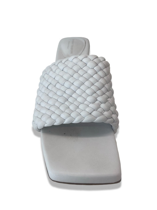 Scanlan Theodore White Woven Mules. Size: 39