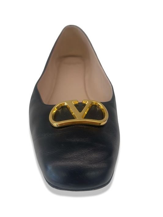 Valentino Garavani Black ' VLogo' Leather Ballet Flats. Size: 40
