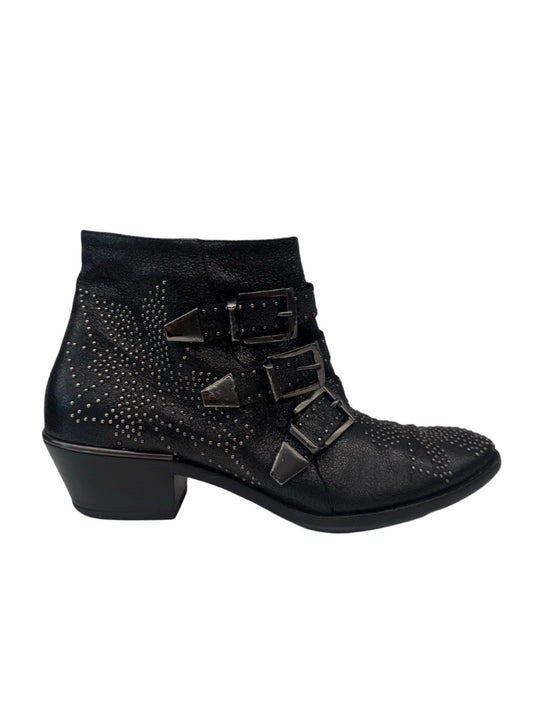 Chloe Black Susanna Leather Buckle Boots. Size: 38.5