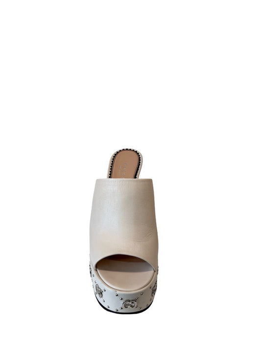 Gucci Cream 'Janaya' Platform GG Mules. Size: 36