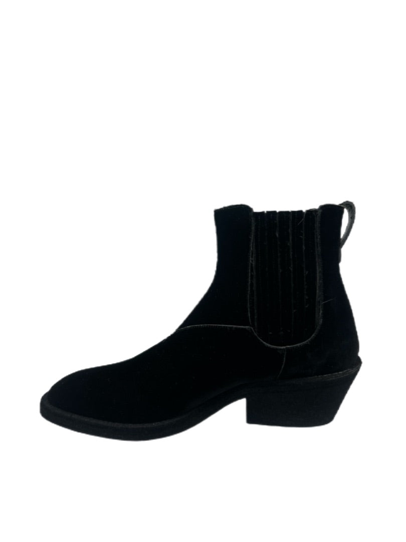Givenchy Black Rider Chelsea Velvet Boot. Size: 40