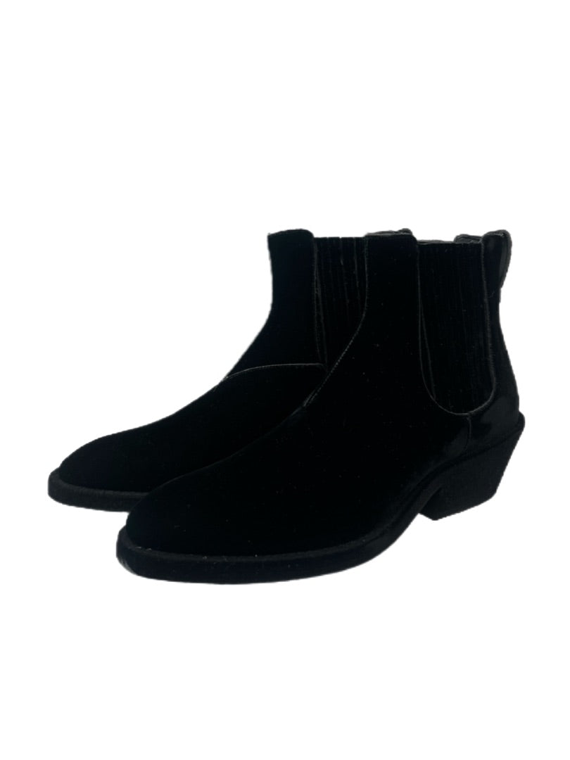 Givenchy Black Rider Chelsea Velvet Boot. Size: 40