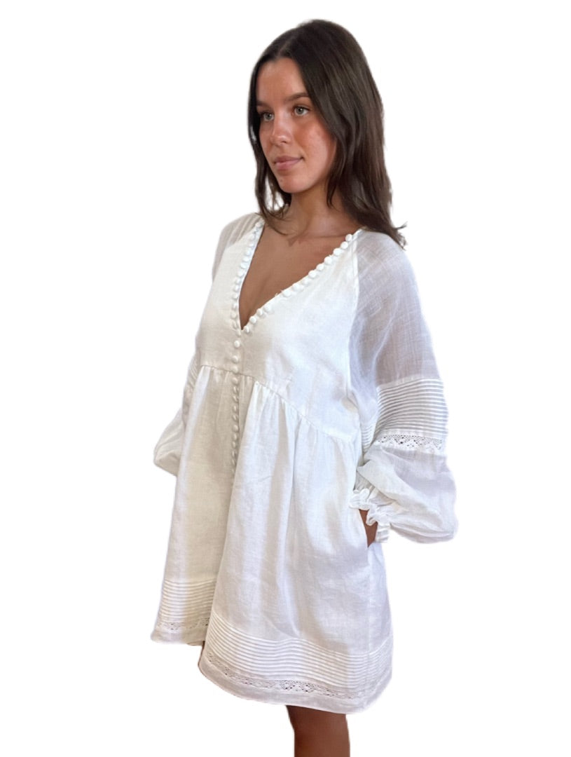 Joslin White Linen Long Sleeve V Neck Dress. Size: M