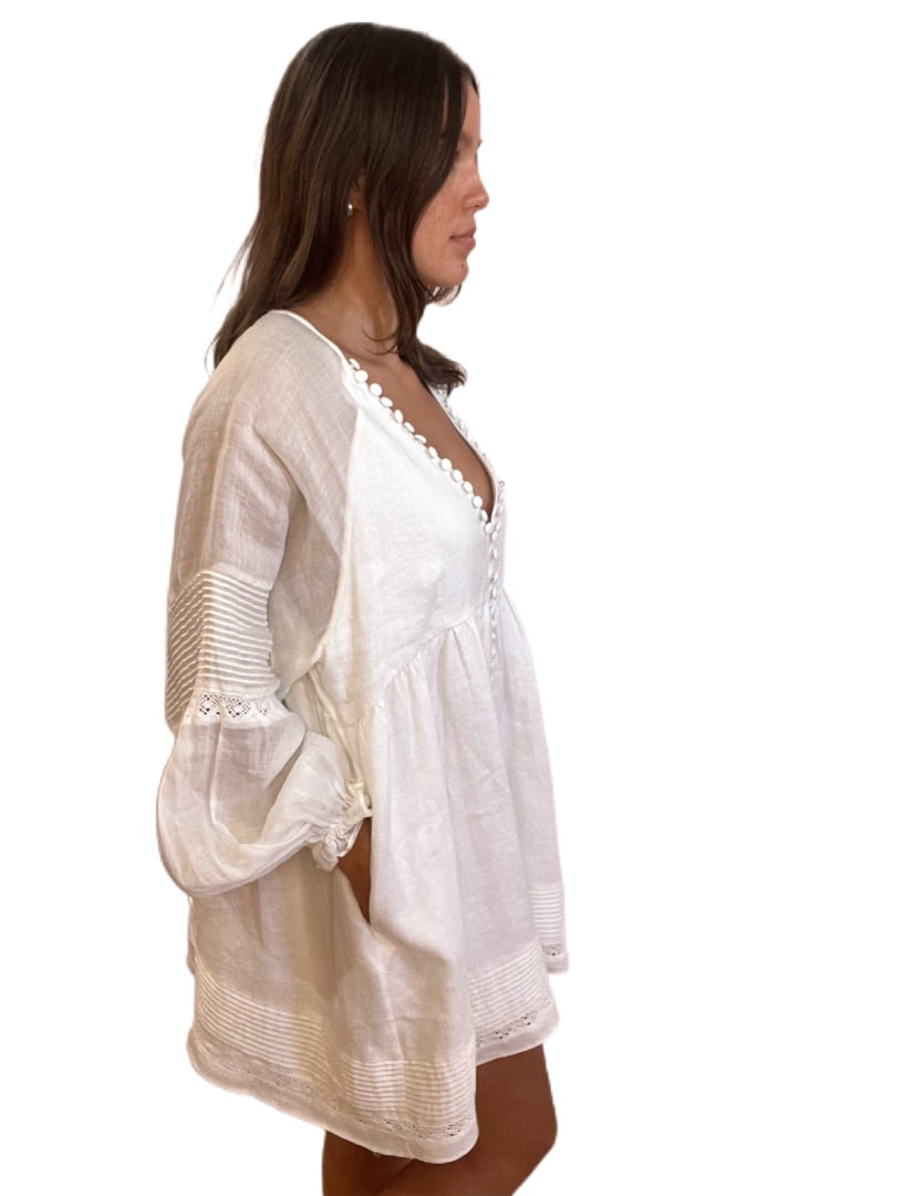 Joslin White Linen Long Sleeve V Neck Dress. Size: M