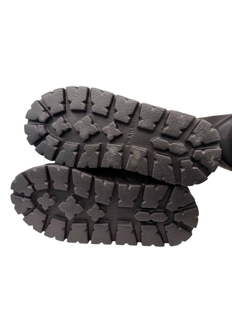 Prada Black Padded Nylon Snow Booties. Size: 38