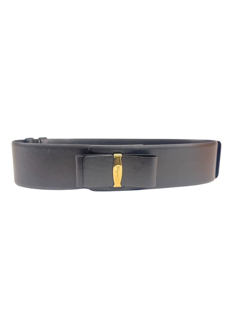 Salvatore Ferragamo Black Bow Leather Belt. Size: 6cm Width