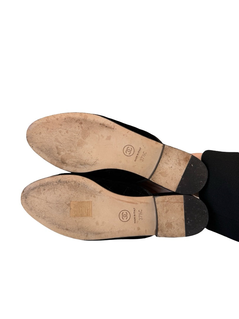 Chanel Black Quilted Velvet / Patent Cap CC Bow Mules. Size: 37.5