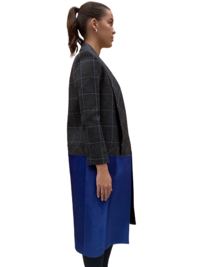 Victoria Beckham Coat. Size: 6