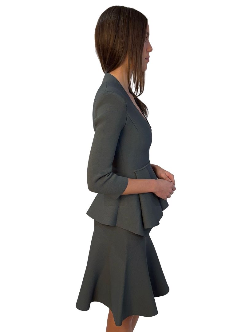 Scanlan Theodore Olive Green Crepe Knit Top/Skirt Set. Size: XS
