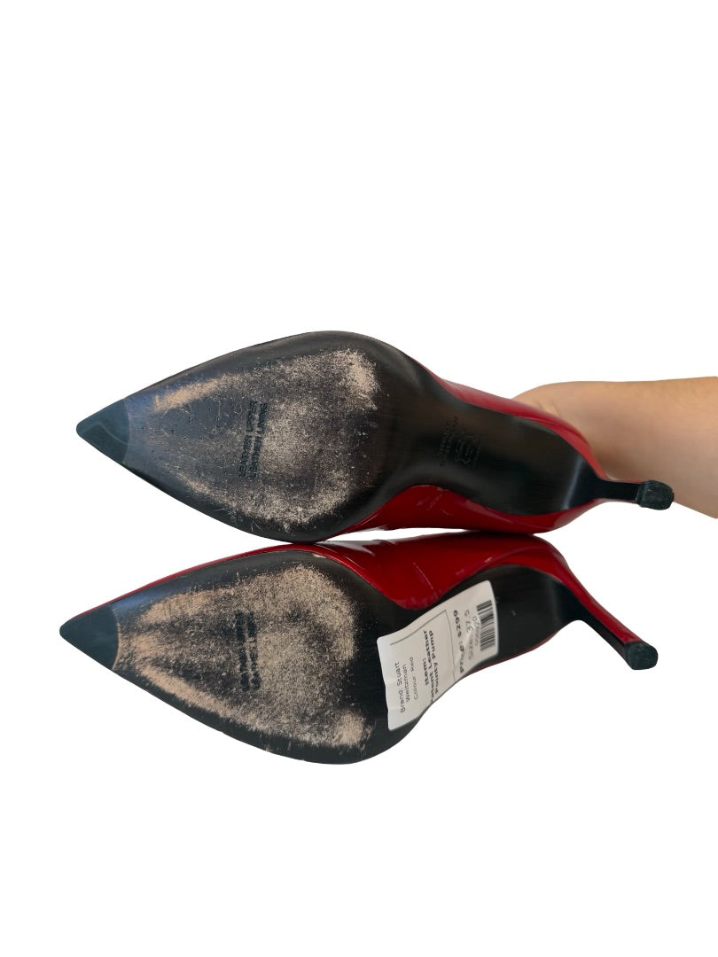 Stuart Weitzman Red Patent Leather Pointy Pump. Size: 37.5
