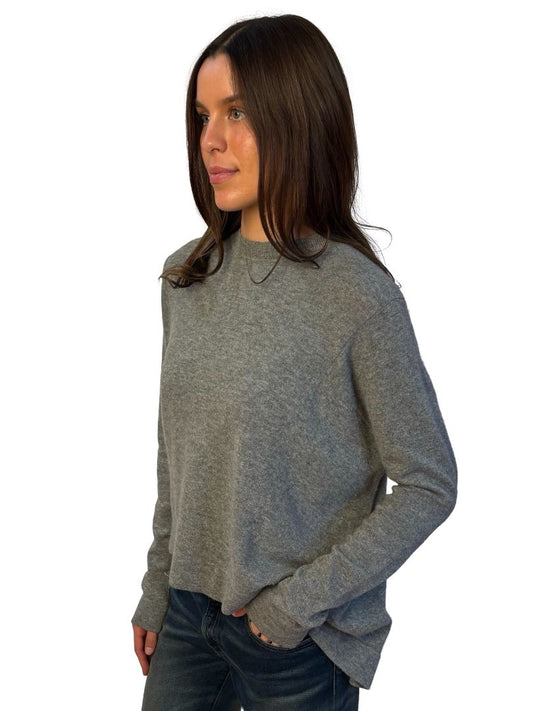 Scanlan Theodore Grey Cashmere Sweater. Size: M-L