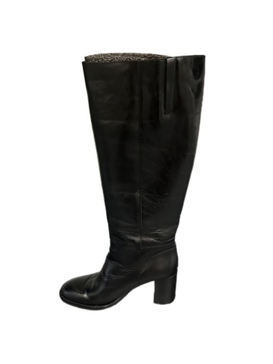 Husk Knee-High Boots in Black Leather. Size: 38