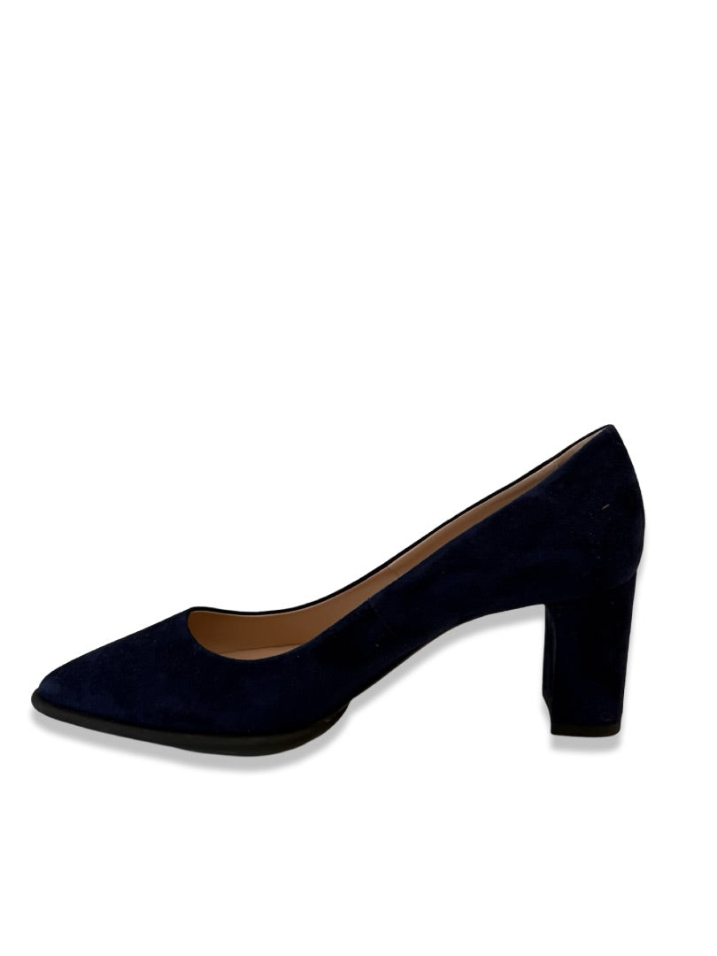 Tod's Navy Suede Block Heels. Size: 39.5