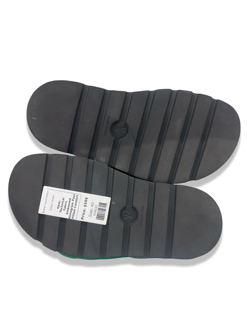 Louis Vuitton Green Technical Fabric Embossed Monogram Pool Pillow Comfort Slides. Size: 40