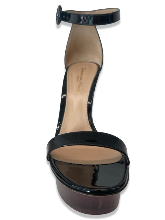 Gianvito Rossi Black Godiva Heel. Size: 37.5