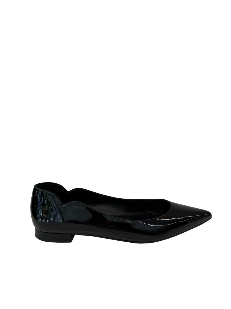 Christian Louboutin Black Hot Chickita Patent Flats. Size: 40.5
