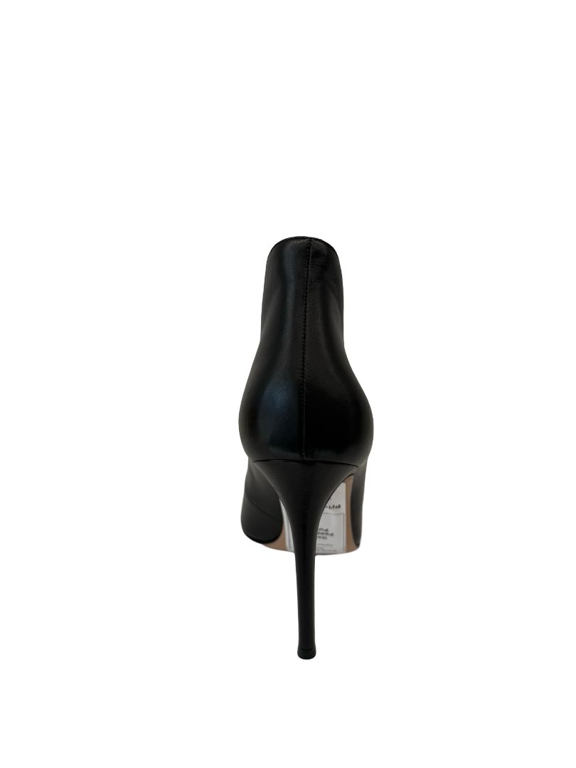 Gianvito Rossi Black 'Vamp' Pumps. Size: 38