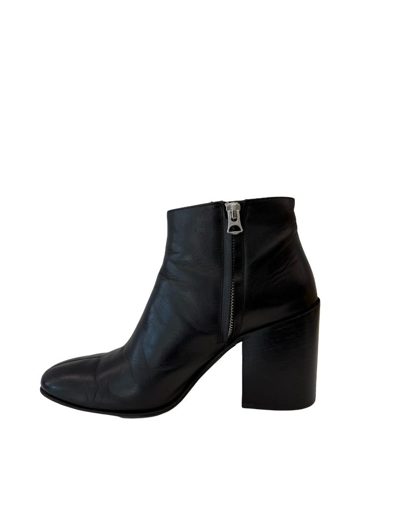 Acne Studios Black Leather Block Heel Ankle Boot. Size: 38