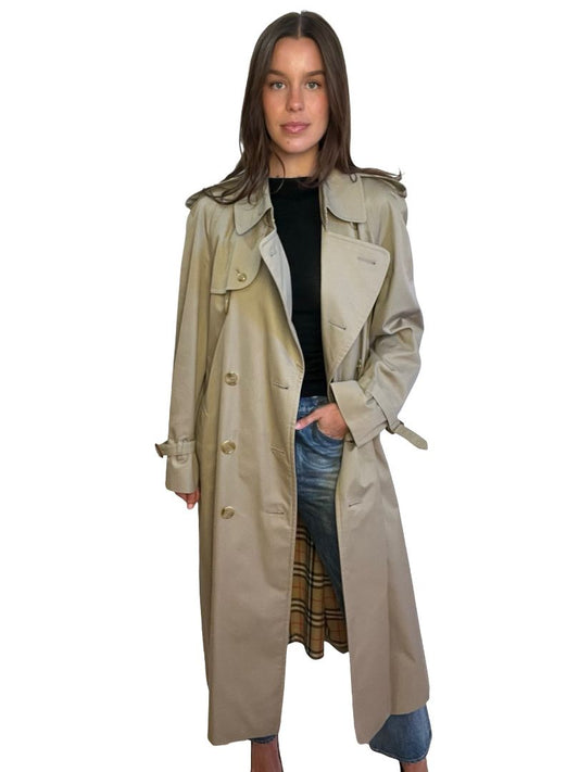 Burberry 1980s Made in England Trench. Size: 44R