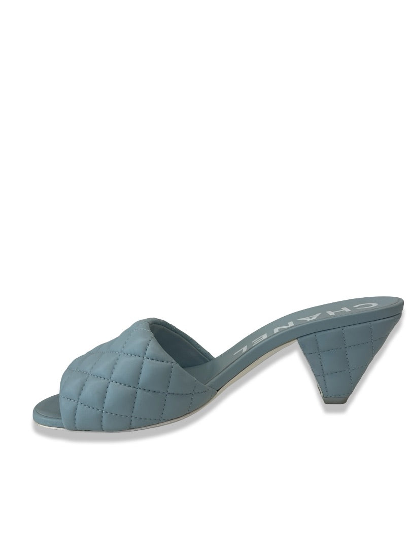 Chanel Baby Blue Leather Quilted CC Mules. Size: 41 C