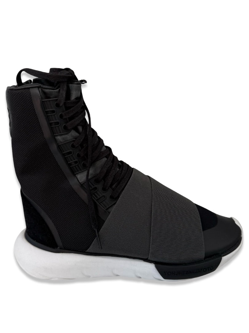 Y-3 Black 'Qasa Boot' Sneakers. Size: 6.5 M