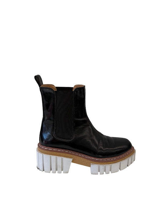 Stella McCartney Black Emilie Boots. Size: 8
