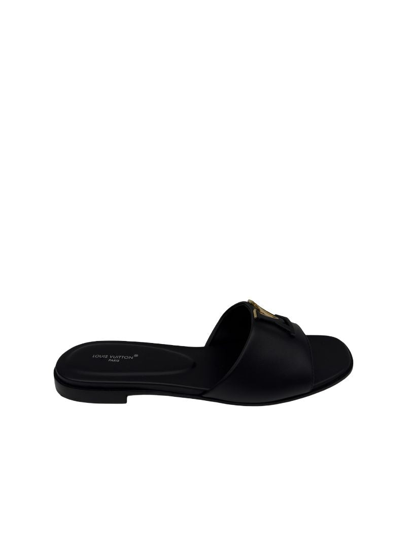 Louis Vuitton Black Capri Leather Flat Mule. Size: 37
