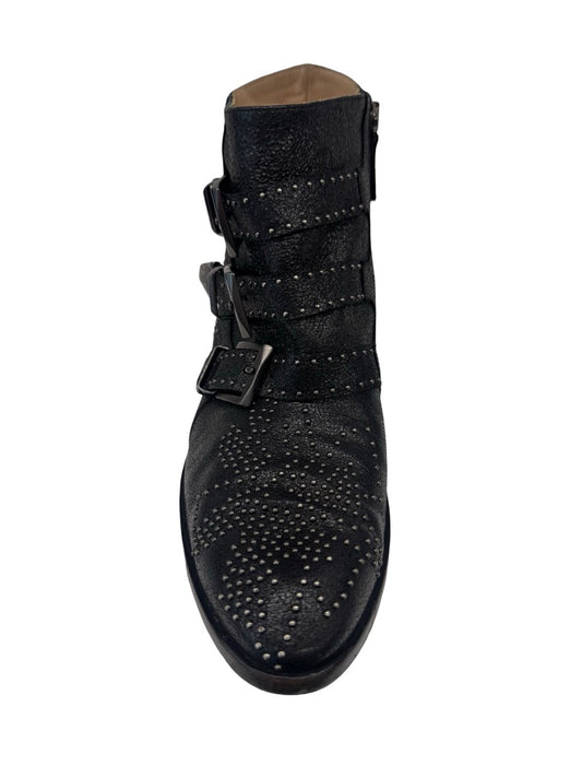 Chloe Black Susanna Leather Buckle Boots. Size: 38.5