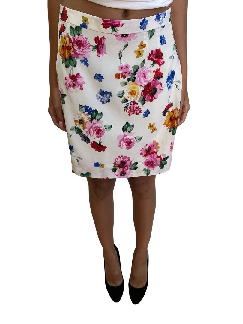 Dolce & Gabbana White Floral Mini Skirt. Size: 44