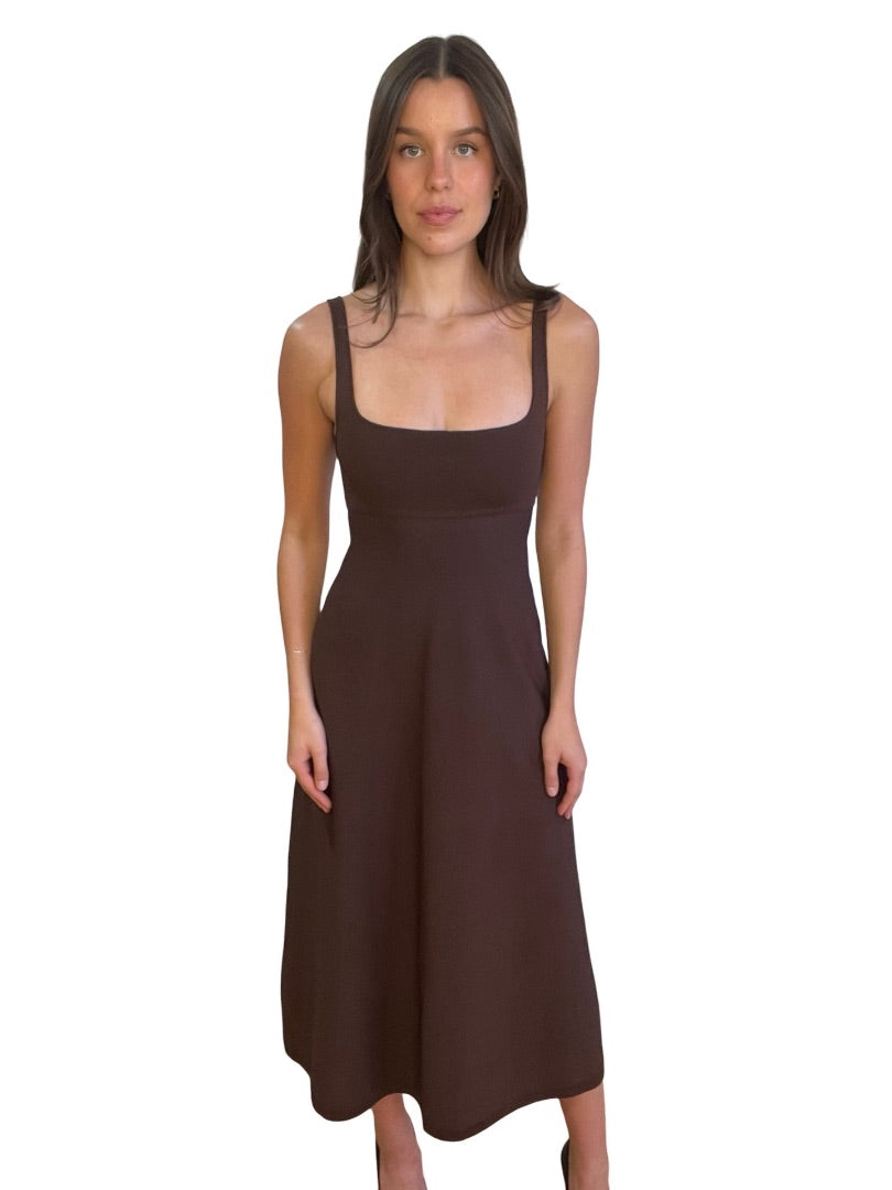 Scanlan Theodore Brown Square Neck Crepe Knit Dress. Size: XS