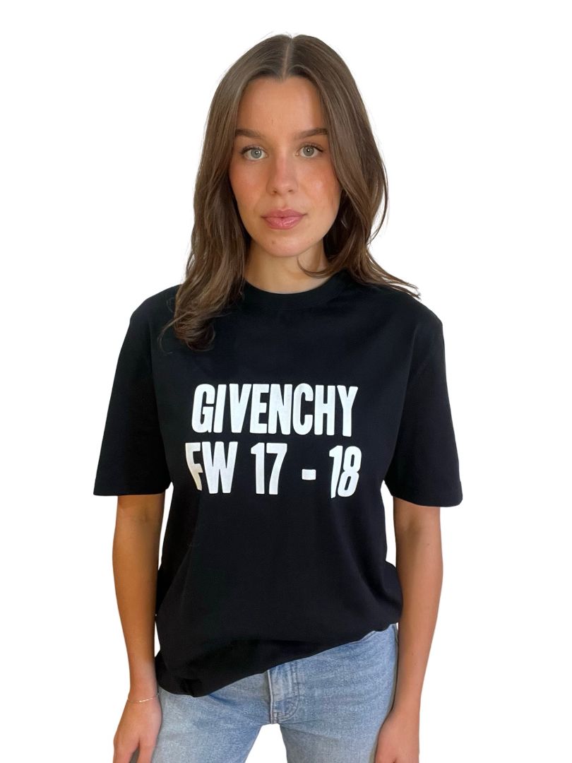 Givenchy Black Printed Fall/Winter 17-18 T Shirt. Size: S