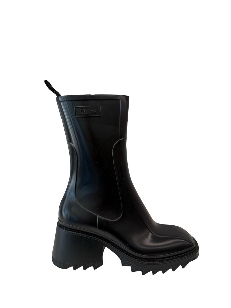 Chloe Black Betty Rain Boots. Size: 38