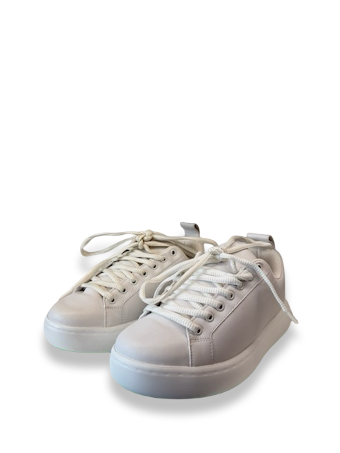 Bottega Veneta White Leather Pillow Sneakers. Size: 39
