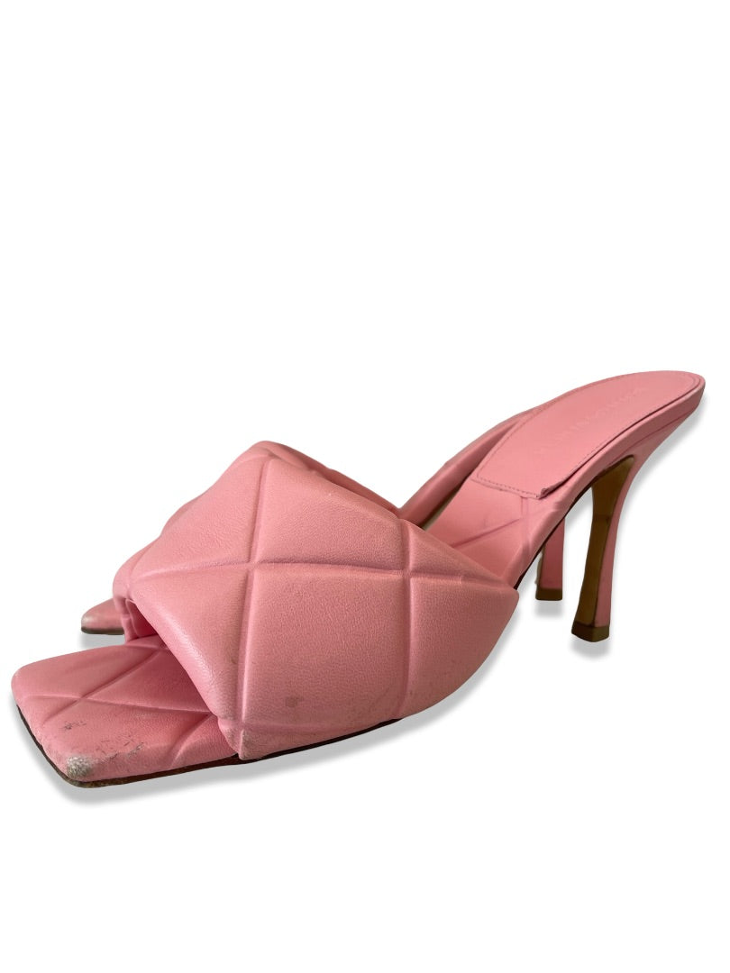 Bottega Veneta Pink Quilted Heels. Size: 40.5