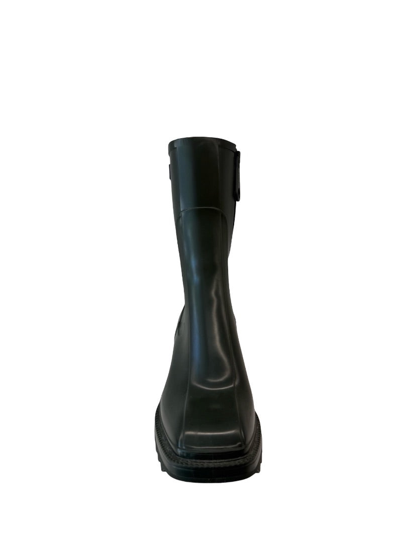 Chloe Green Betty Rain Boots. Size: 39