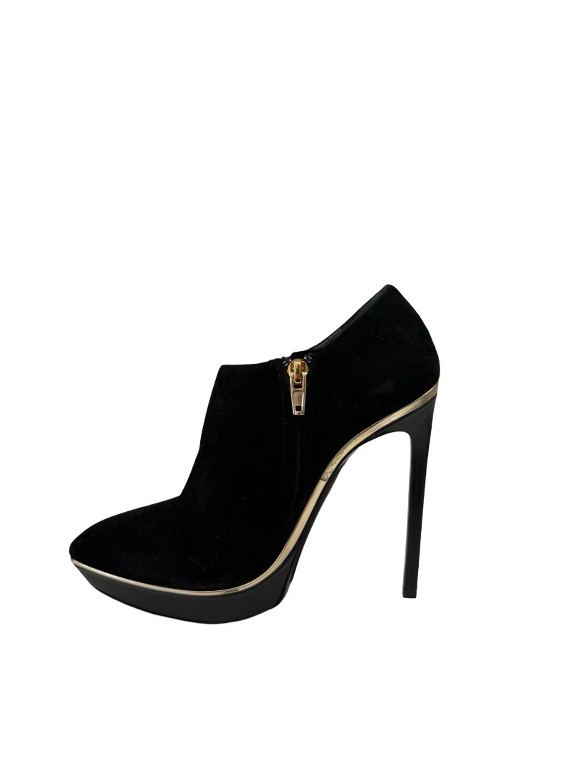 Saint Laurent Black Janis Boot. Size: 38