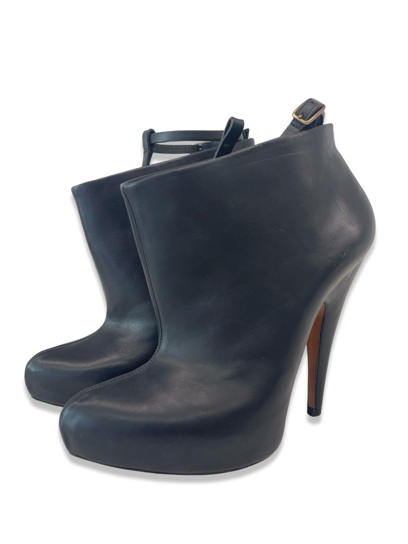 Givenchy Black Bootie Heels with Thin Strap. Size: 36