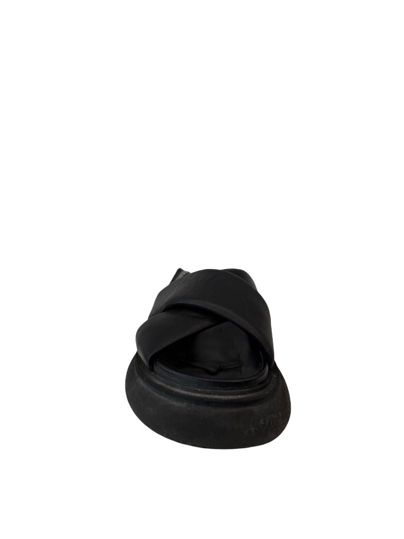 Moncler Black Cross-Strap Leather Sandals. Size: 36