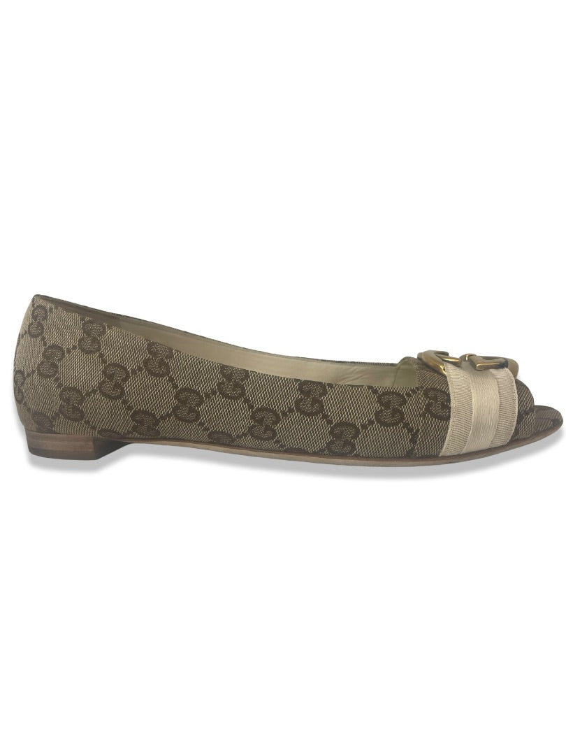 Gucci Brown GG Monogram Peep Toe Flats. Size: 38.5