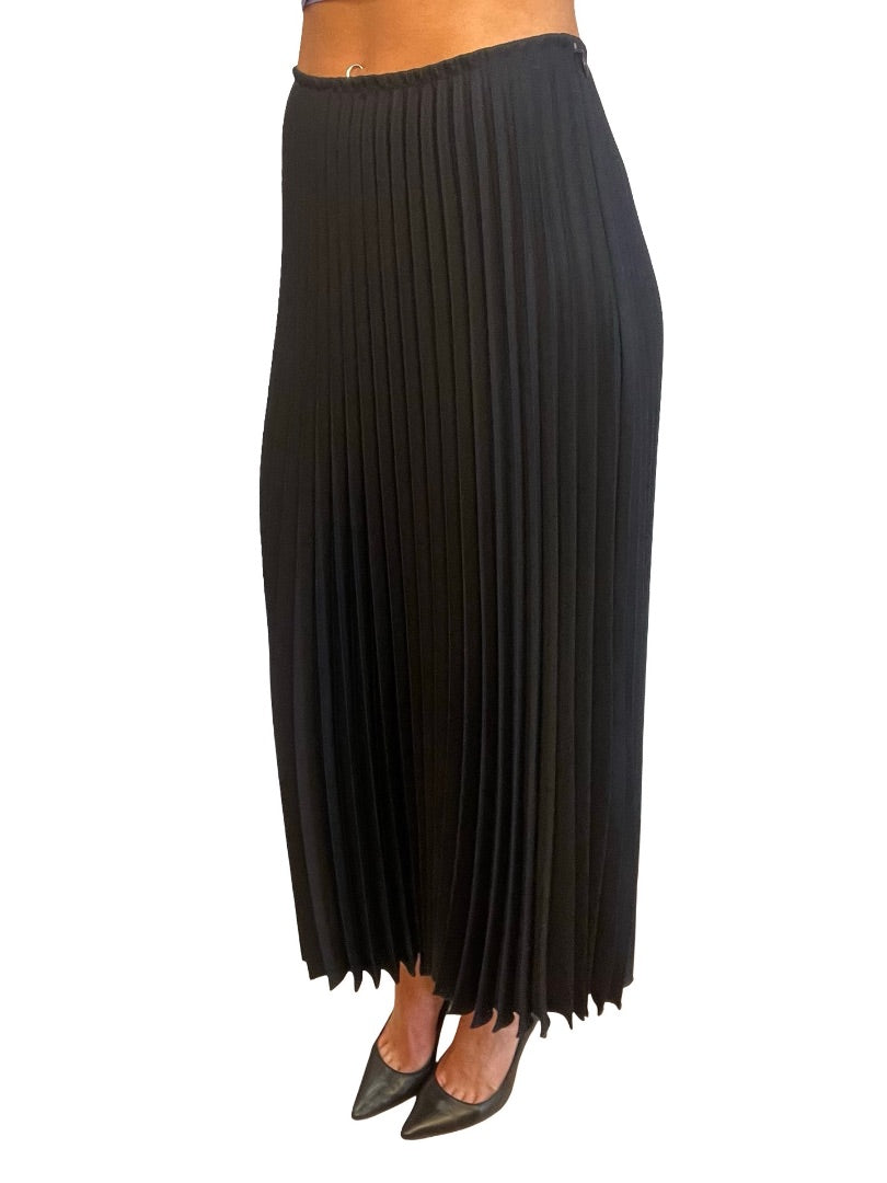 Scanlan Theodore Navy Pleated Maxi Skirt. Size: 8