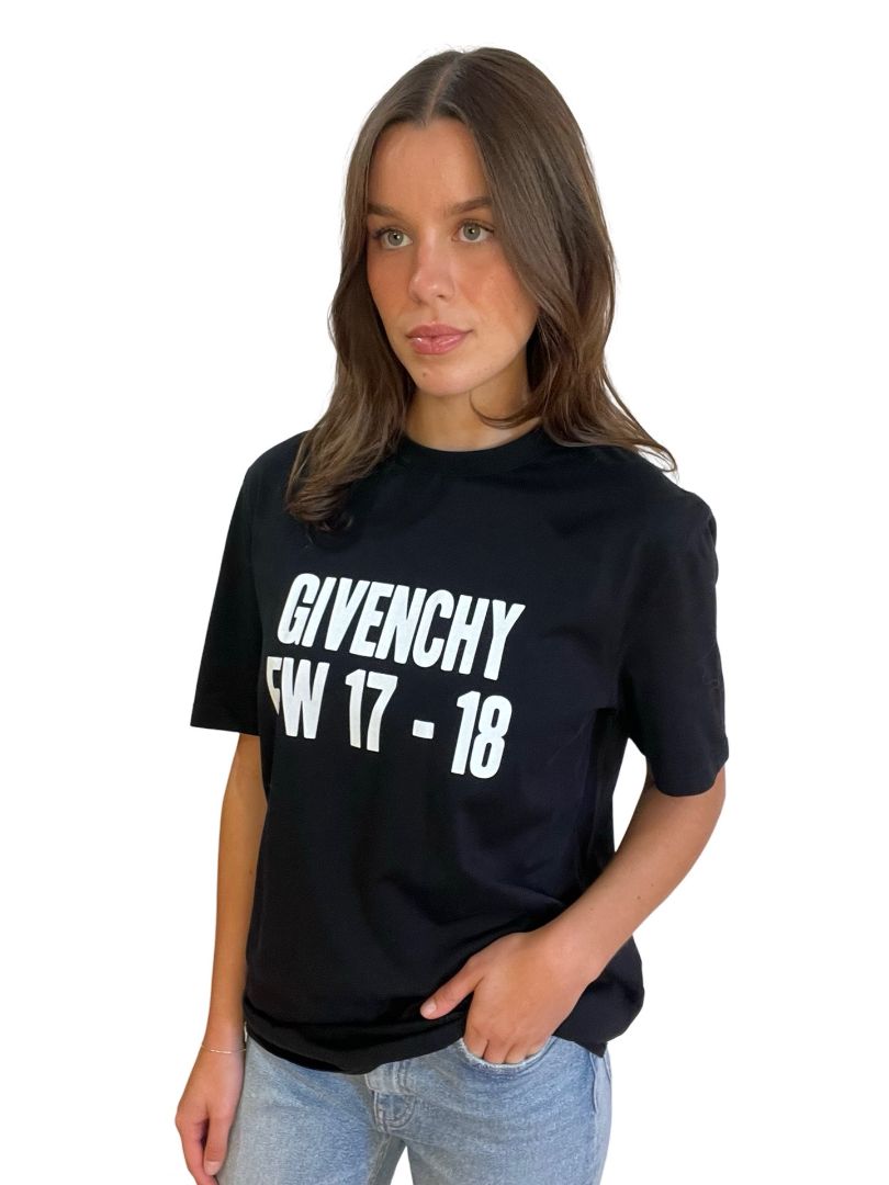 Givenchy Black Printed Fall/Winter 17-18 T Shirt. Size: S