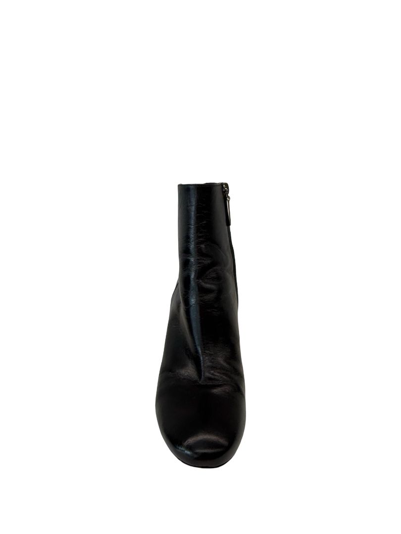 Saint Laurent Black Block Heel Pointed Toe Ankle Boots. Size: 37