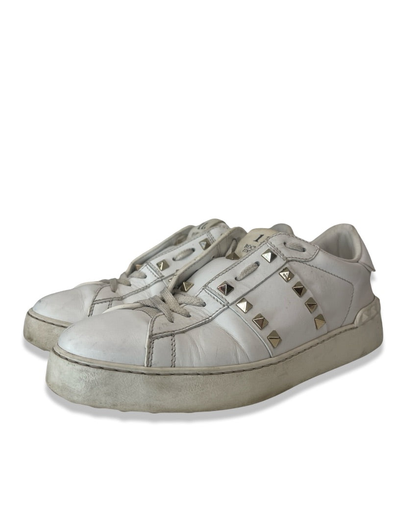 Valentino Garavani White Studded Low Top Sneaker. Size: 39.5