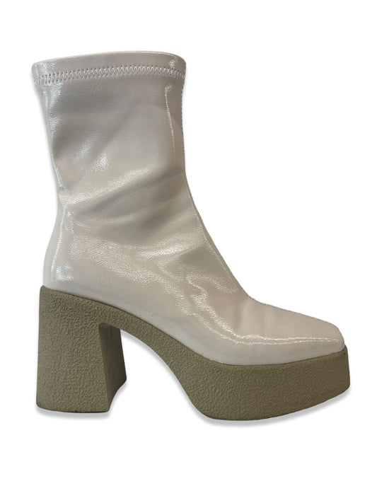 Paname Beige Carnaby Boots. Size: 37