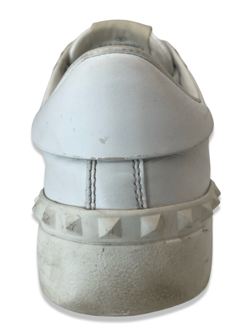 Valentino Garavani White Studded Low Top Sneaker. Size: 39.5