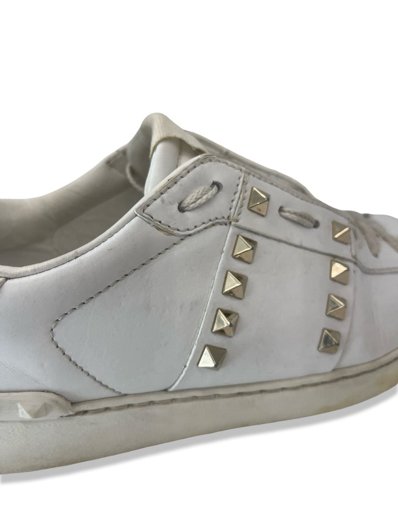 Valentino Garavani White Studded Low Top Sneaker. Size: 39.5