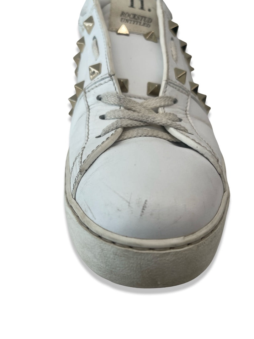 Valentino Garavani White Studded Low Top Sneaker. Size: 39.5
