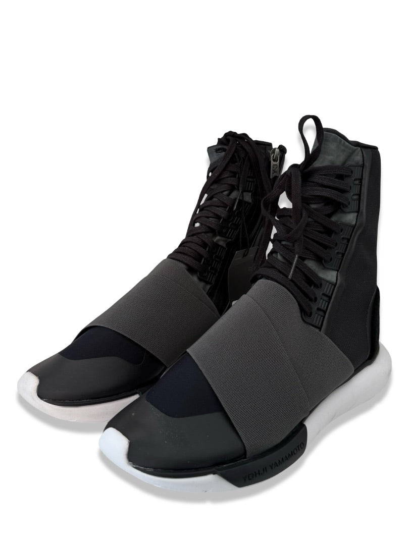 Y-3 Black 'Qasa Boot' Sneakers. Size: 6.5 M