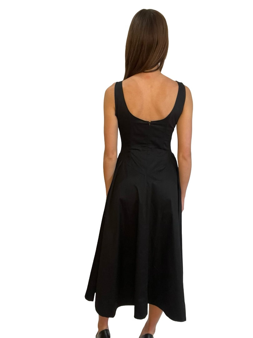 Yojani Boutique Black Boatneck Sleeveless Jacqueline Dress. Size: S