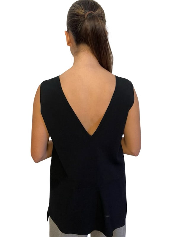 Scanlan Theodore Black V Neck Sleeveless Top. Size: Medium